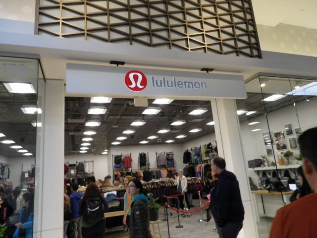 lululemon outlet vancouver airport